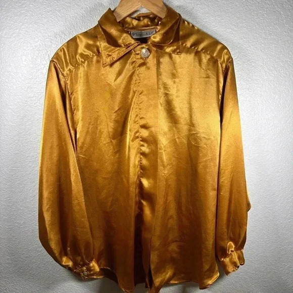 Christie & Jill Gold Button Up - Picture 1 of 4